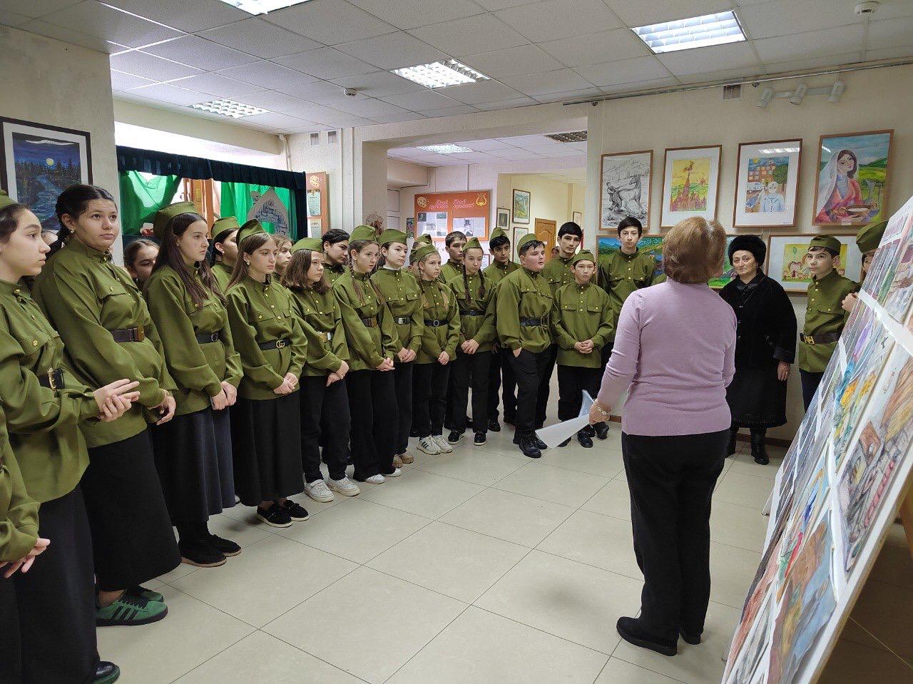 «Выжил! Выстоял! Не сдался Ленинград!».