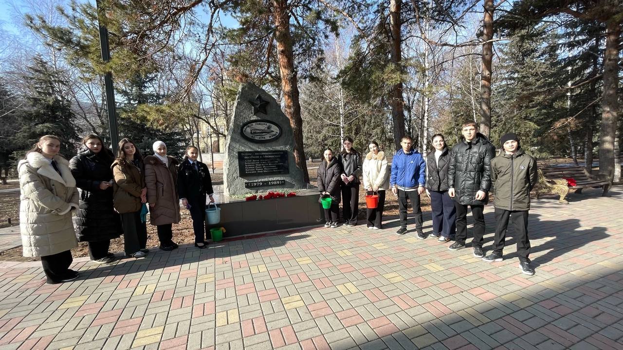 Акция &amp;quot;Чистый обелиск&amp;quot;.