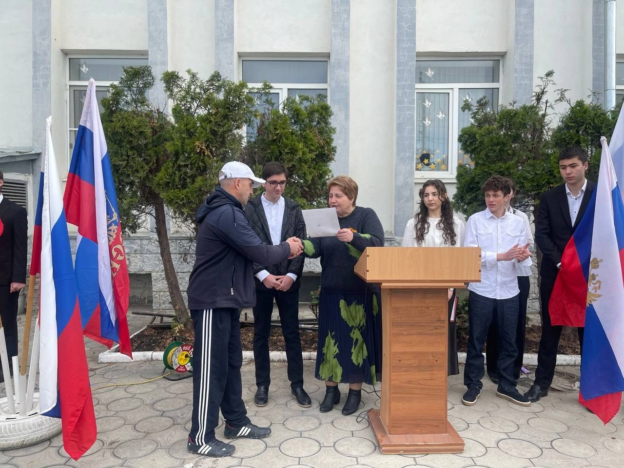 Линейка поднятия флага РФ.